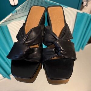 Brand new signature by journees 7.5 Black Leather Women's Sandals